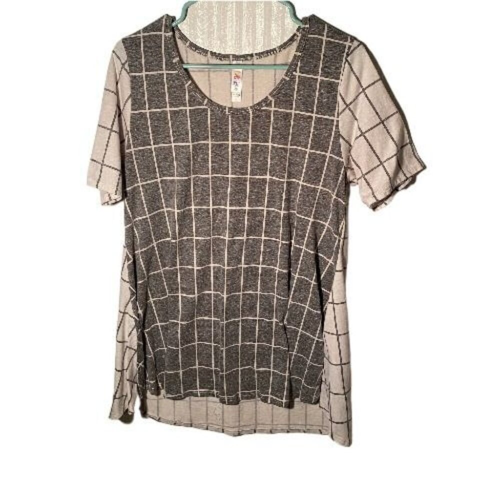 Women's LuLaRoe Perfect T Shirt Gray and White Plaid Checkered Swing Top Size M